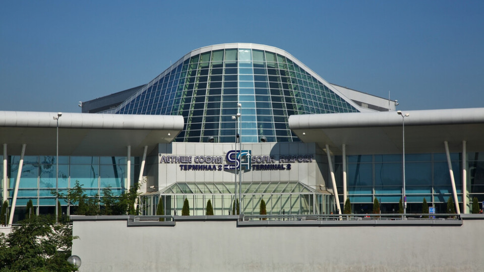 ЕС ни сгащи. Какво става на летище София? | StandartNews.com