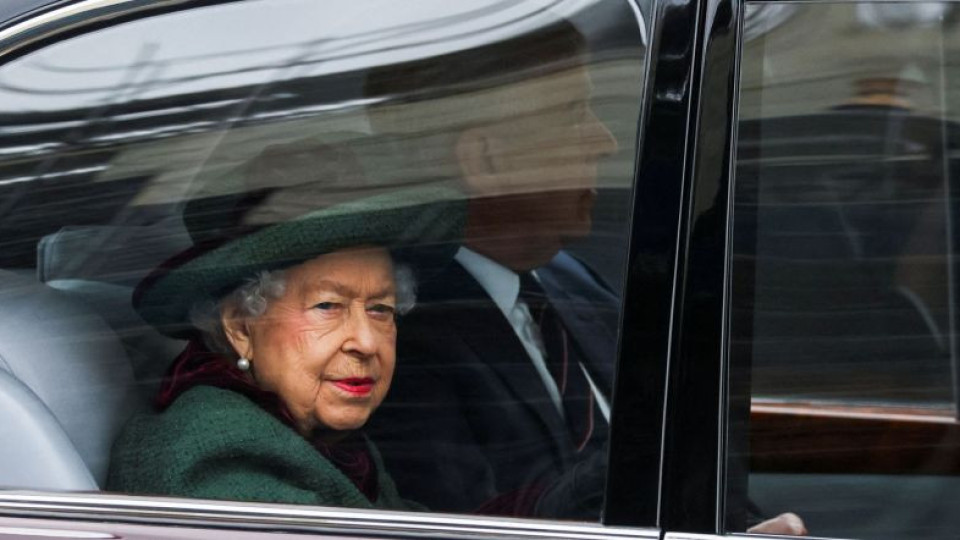 Елизабет ІІ цъфна на церемония, принц Хари си остана у дома | StandartNews.com
