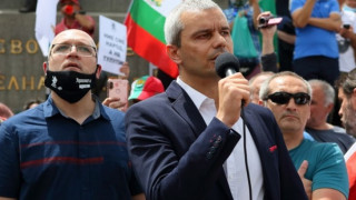 Костадинов иска трибунал. За кого?