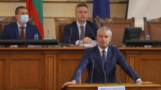 Костадинов цака с референдум. Кое ядоса лидера на Възраждане?