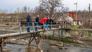 "Асарел-Медет" АД почисти коритото на реката в Баня и Бъта