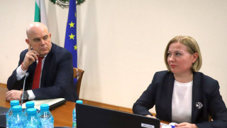 Двойна атака срещу Гешев във ВСС, правосъдната министърка чака