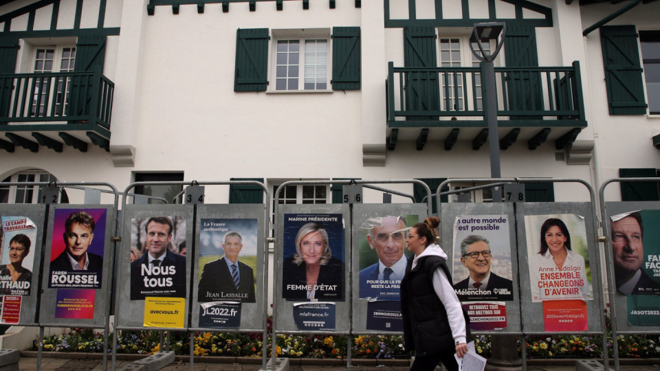 Франция избира сред дузина кандидати. Но фаворитите са двама | StandartNews.com