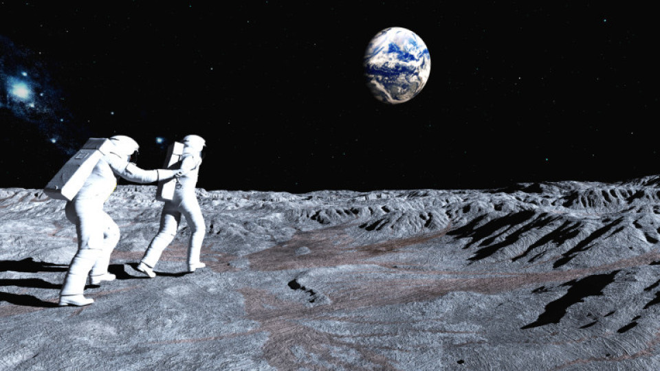 Лунният прах, събран от Армстронг, отива на търг | StandartNews.com
