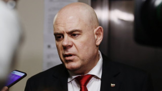 Гешев жегна Йорданова и Иванов преди заседанието на ВСС