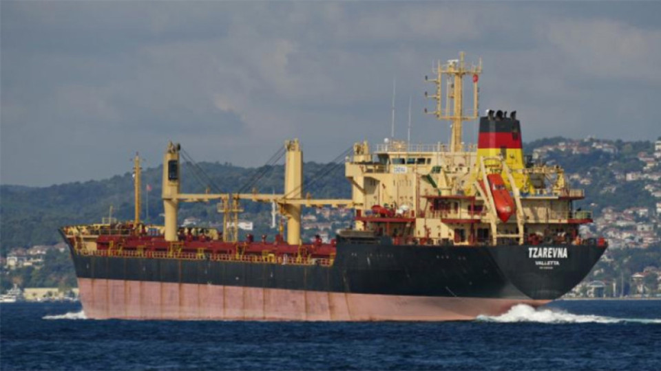 Защо не извеждат кораба "Царевна" от Мариупол? Говори експерт | StandartNews.com