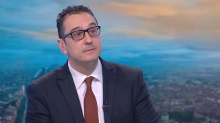 Стамен Янев отрича да е изхвърлен заради "златните паспорти"