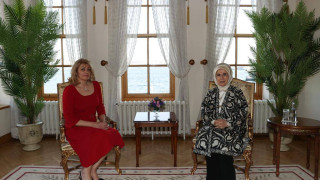 Десислава Радева се срещна със съпругата на Ердоган