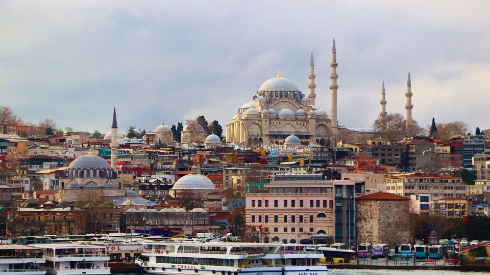 Бум на сделките с чужденци за имоти в Истанбул и Анталия | StandartNews.com
