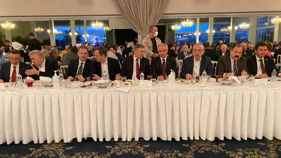 Мустафа Карадайъ на вечеря-ифтар в Бурса. Силни думи | StandartNews.com