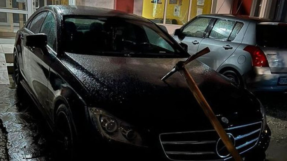 Костадинов бесен на "промяната" заради забита кирка в автомобил | StandartNews.com