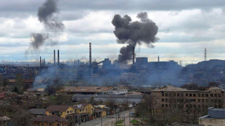 Москва спира огъня в Мариупол. Защо