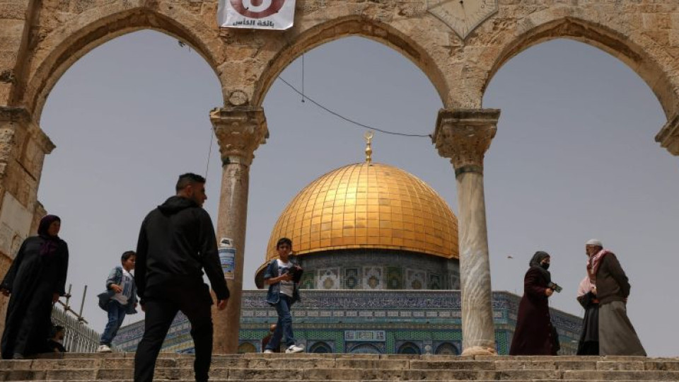 Израел с жест към мюсюлманските молитви в Йерусалим | StandartNews.com
