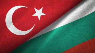 Турският военен министър с призив към България и Румъния