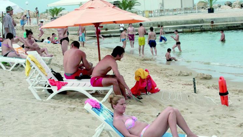 Колко ще струва сянката на плажа? Хотелиерите искат таван | StandartNews.com
