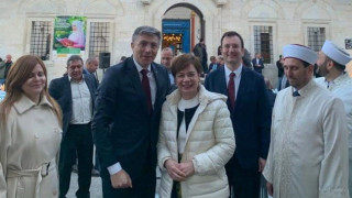 Мустафа Карадайъ на ифтар в свещената нощ Кадир