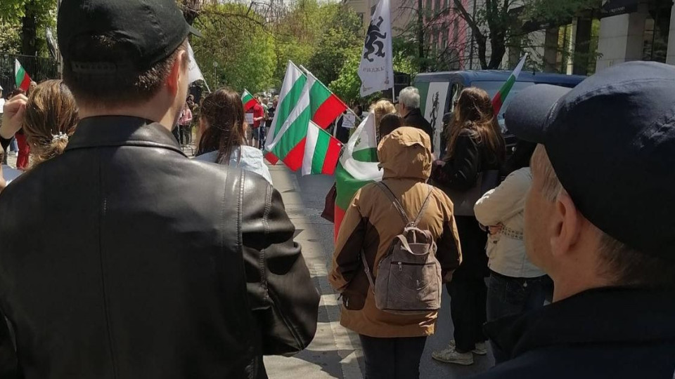 "Възраждане" с акция за спасяване на бебето Пламен | StandartNews.com