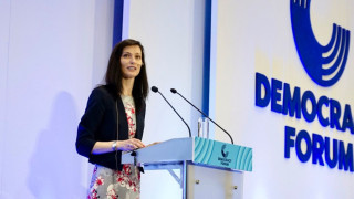 Мария Габриел с иновативен цифров портал за младите