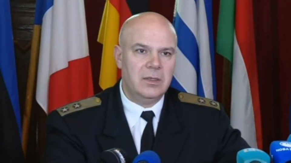 Вицеадмирал от НАТО проверява сигурността в Черно море | StandartNews.com