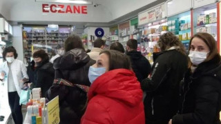Българи на опашки пред аптеките в Турция, купуват лекарства