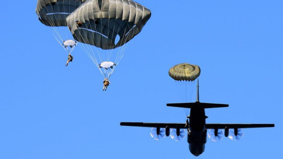 Тежък инцидент с военен парашутист, прокурори разследват | StandartNews.com
