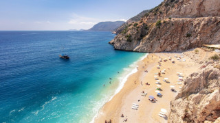 Плажът със Синята пещера влезе в списъка на най-добрите в Европа