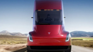 Tesla е по- близо до производството на камиона на Semi