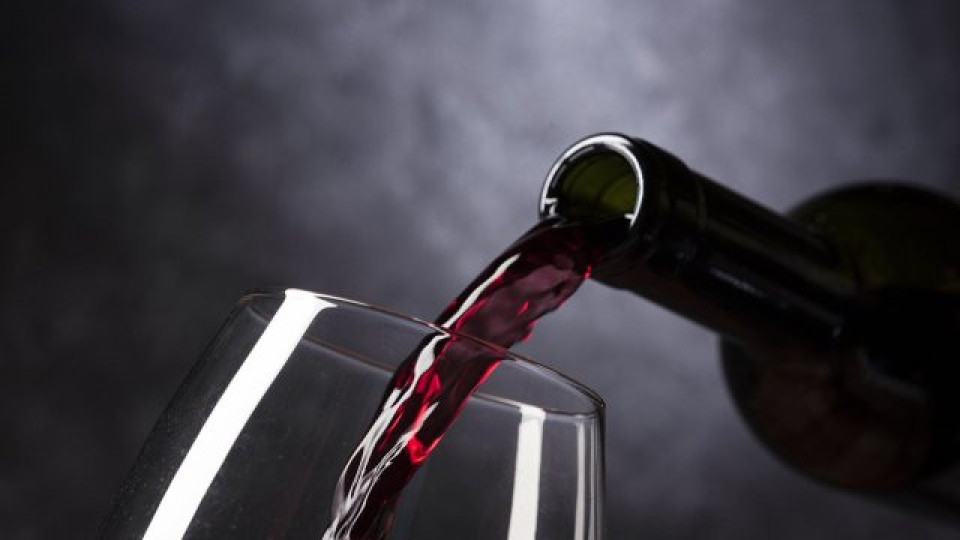 Заведенията скочиха на кабинета. Бесни заради виното | StandartNews.com