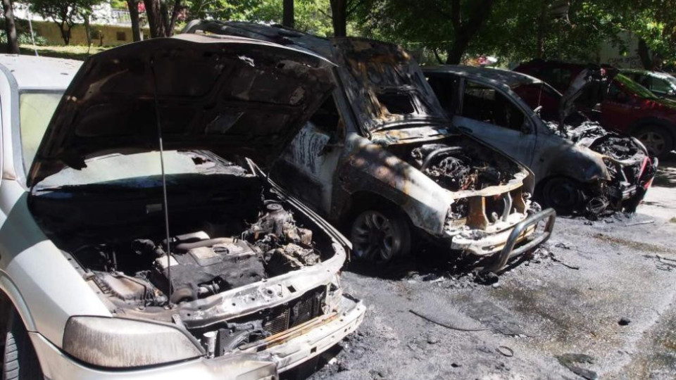 Кошмар във Варна. Подпалиха украинска кола | StandartNews.com