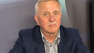 Професор с рязка позиция за РС Македония. Предупреждение