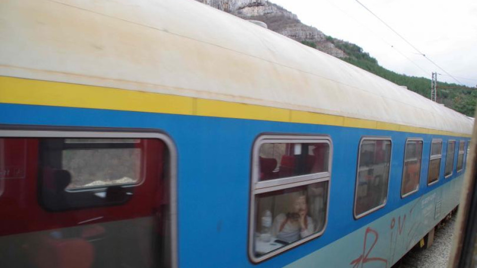 Само 62-ма украинци се качиха на влаковете. Другите остават на морето | StandartNews.com