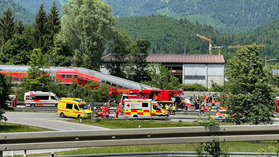 Голяма драма в Германия. Влак дерайлира, десетки ранени (ОБНОВЕНА) | StandartNews.com