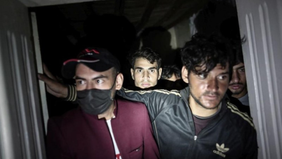 Ситуацията с емигрантите извън контрол. Италия отправи предупреждение | StandartNews.com