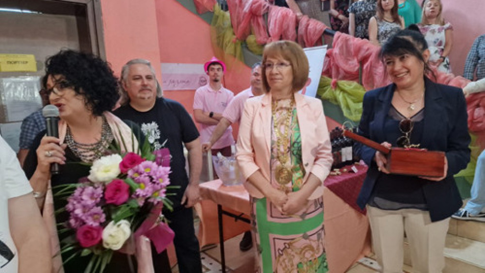 Кметът поздрави 11-то издание на Фестивала на виното Розе в Казанлък | StandartNews.com