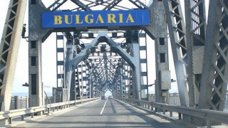 Румъния поиска да отложим ремонта на Дунав мост