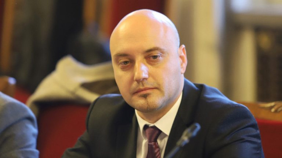 Демократична България със закон за разследване на прокурор № 1 | StandartNews.com