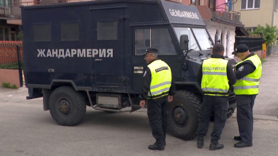 Роми биха полицаи в Самоков, МВР отвръща с мащабна акция | StandartNews.com