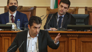 Шок! Петков шамаросва парламента с офертата на Макрон за Македония