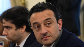 Лорер сънува революция. Мечтата му