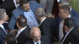 ПП с нова провокация: Настимир Ананиев пада за дузпа в пленарната зала