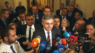 Карадайъ закова Кирил Петков. Разби лъжите му за ДПС