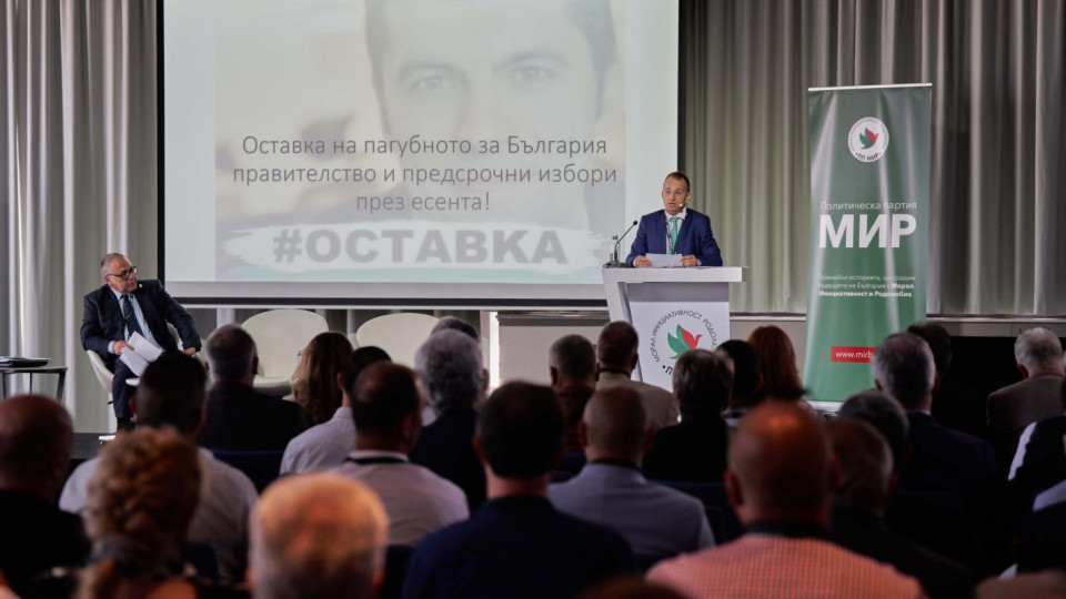 Симеон Славчев: Оставка на кабинета „Петков“, президентът да вдигне отново юмрук | StandartNews.com