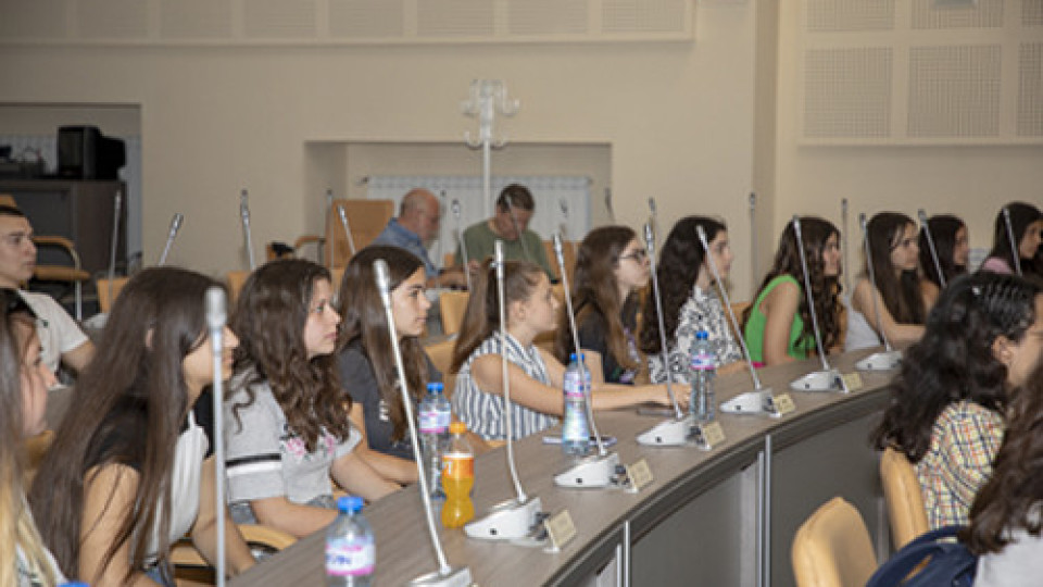 Трети мастер клас събра старозагорски ученици по проект „Младите в атака“ | StandartNews.com