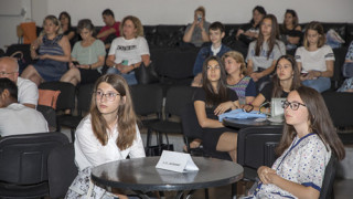 Шестокласници се включиха във „Фестивал на професиите“ в Младежкия дом
