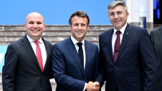 Какво каза Макрон на Карадайъ