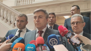 Благодарение на ДПС! Кабинетът може да приеме плана "Макрон" за Скопие
