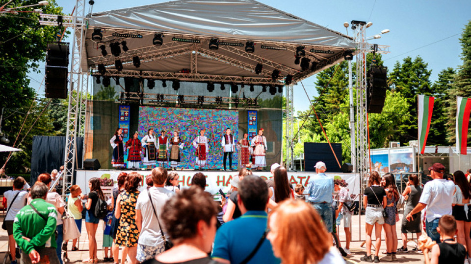Черешата събира гости от цял свят в Кюстендил | StandartNews.com