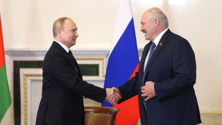 Лукашенко на крака при Путин, ще нахлуе ли в Украйна