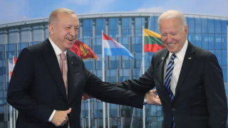 Байдън с огромен жест към Ердоган. Какво си казаха двамата лидери?