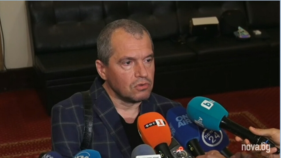Тошко Йорданов с тежко обвинение към Кирил Петков | StandartNews.com